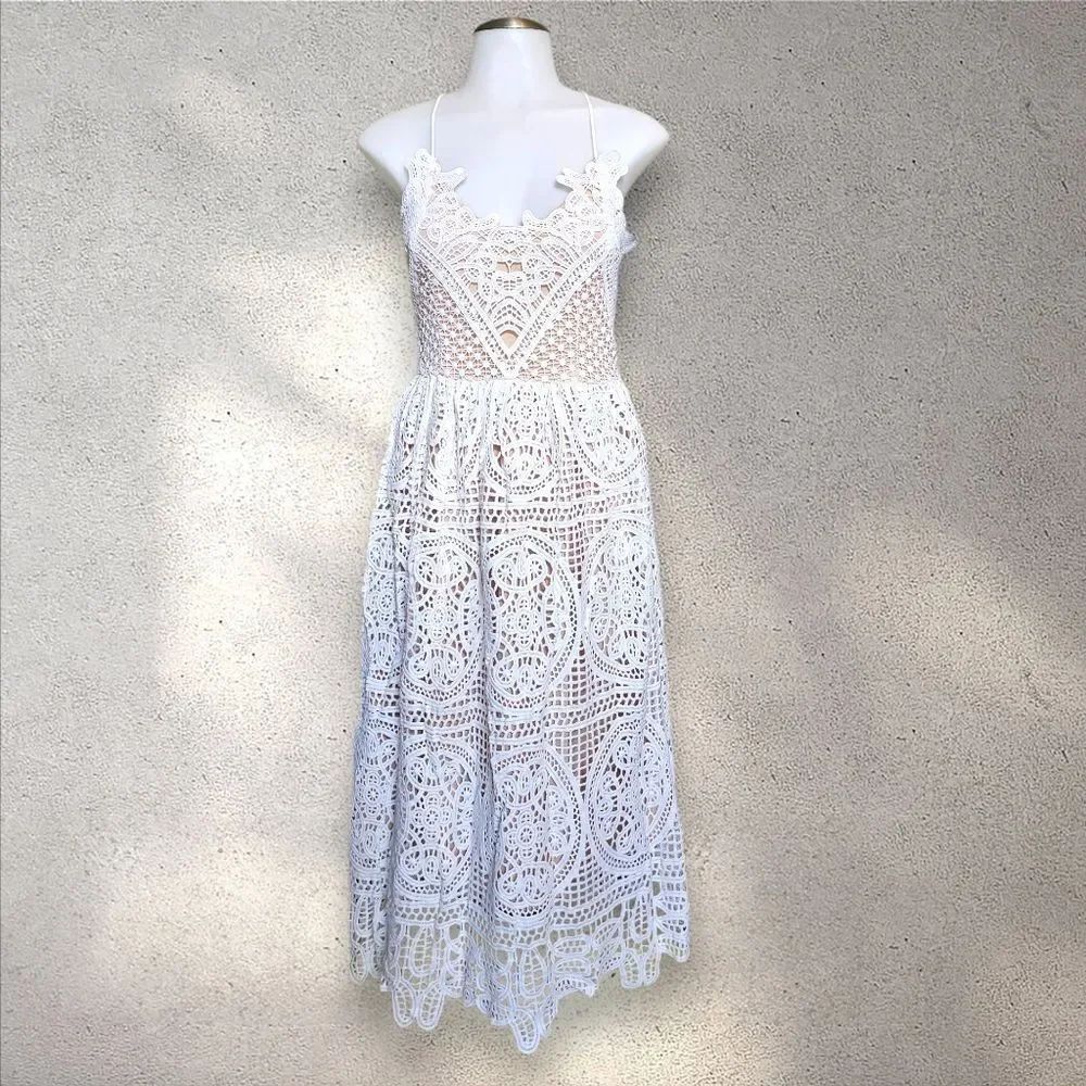 Elegant White Lace Halter Dress - Chicwish